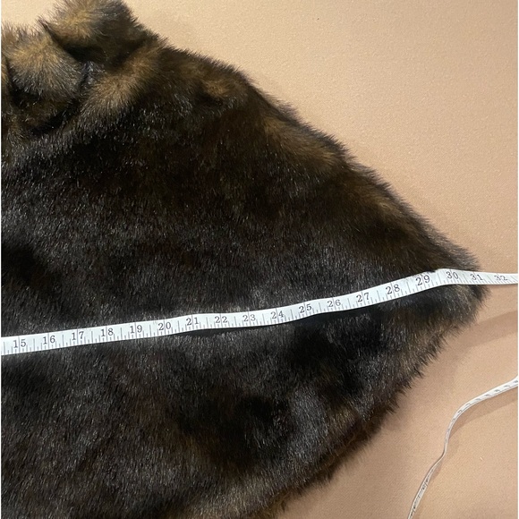 Moda International Faux Fur Shrug - NWT - size small - Picture 8 of 9